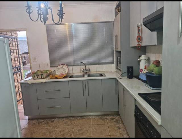 3 BEDROOM HOUSE FOR SALE IN CHANTELLE